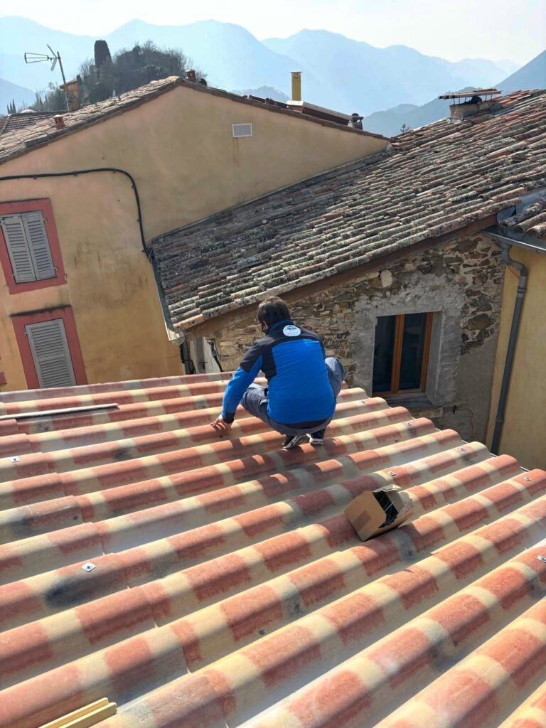 Rénovation de charpente bois – Couvreur Drap RB