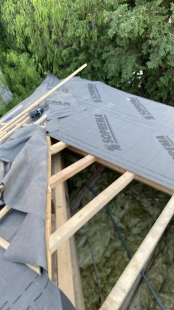 Isolation de toiture et charpente – Couvreur Drap RB