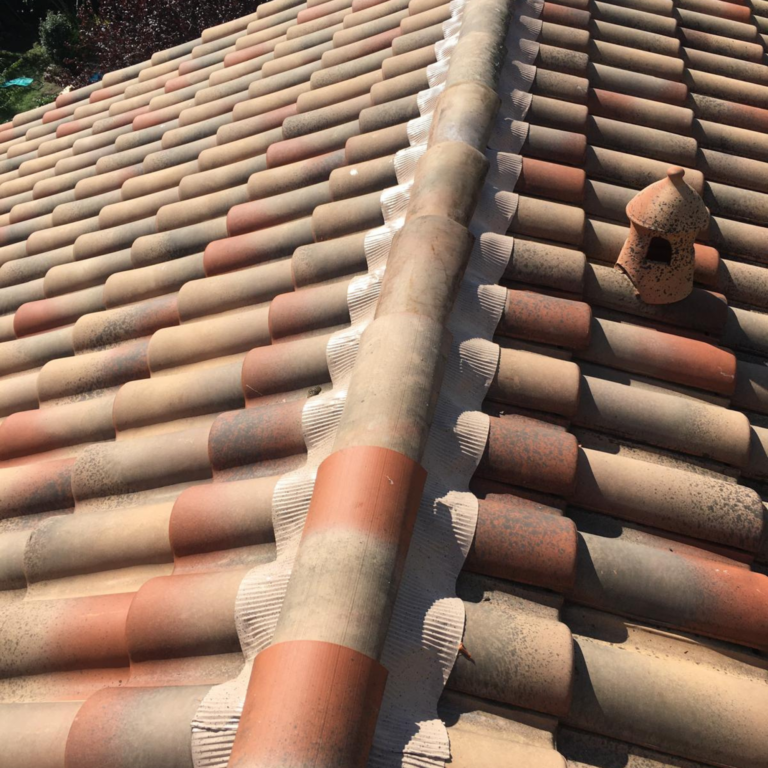 Réfection de faîtage de toiture – Couvreur Drap RB