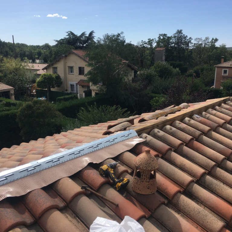 Réfection de faîtage de toiture – Couvreur Drap RB